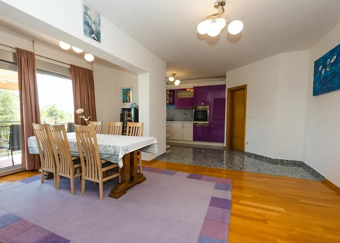 Antos Put Gaja, Apartman