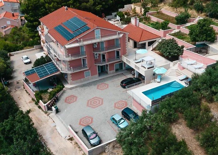 Antos Put Gaja, Apartman