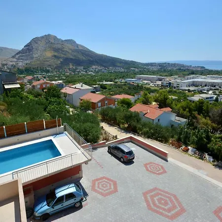 Antos Put Gaja, Apartmán